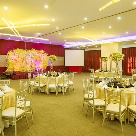 Golden Prince Hotel & Suites Cebu Екстериор снимка