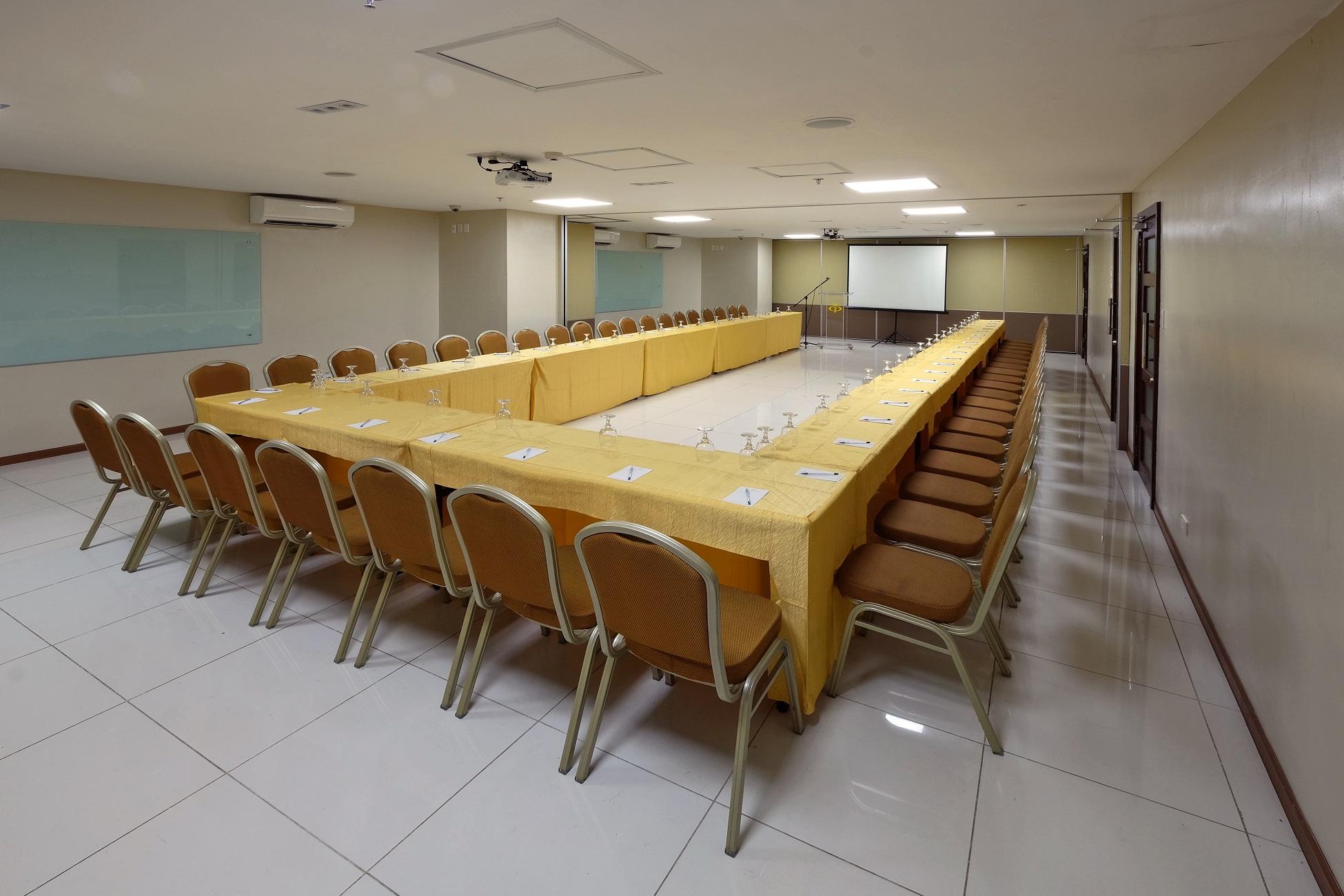 Golden Prince Hotel & Suites Cebu Екстериор снимка